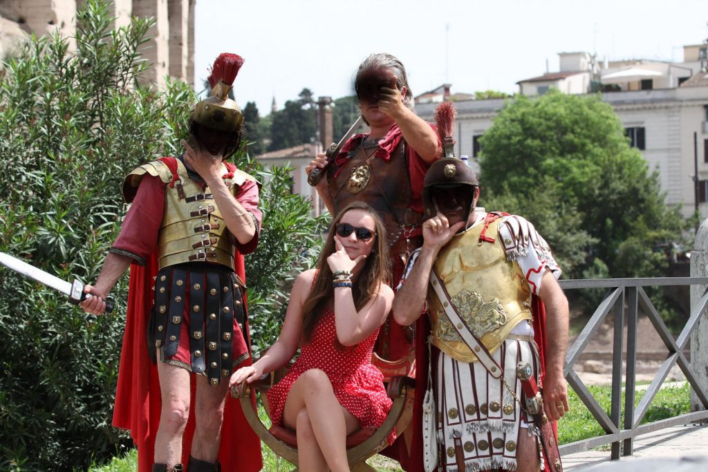 Nepgladiatoren in Rome - alleen ter illustratie. Dit zijn (voor zover we weten) niet de opgepakte mannen.