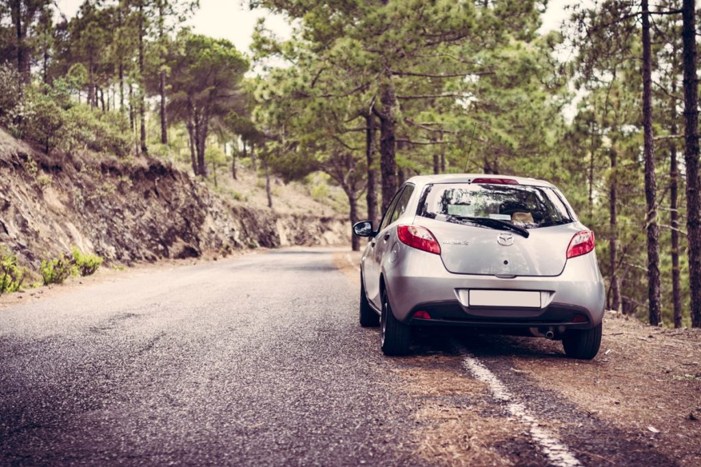 Op vakantie met de auto: vergeet deze praktische zaken niet